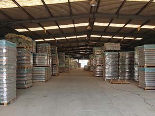 酒(jiǔ)瓶廠家內(nèi)部環境一覽